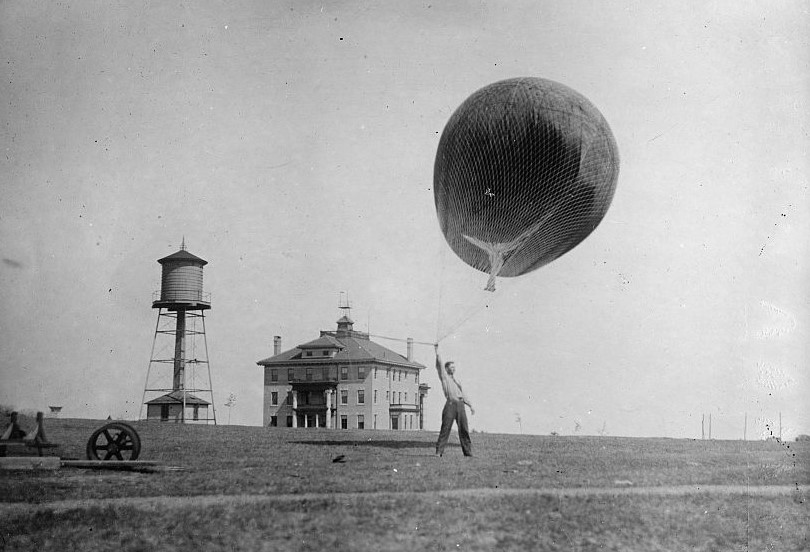 Early balloon launch from Mount Weather, VA. Library of Congress photo.